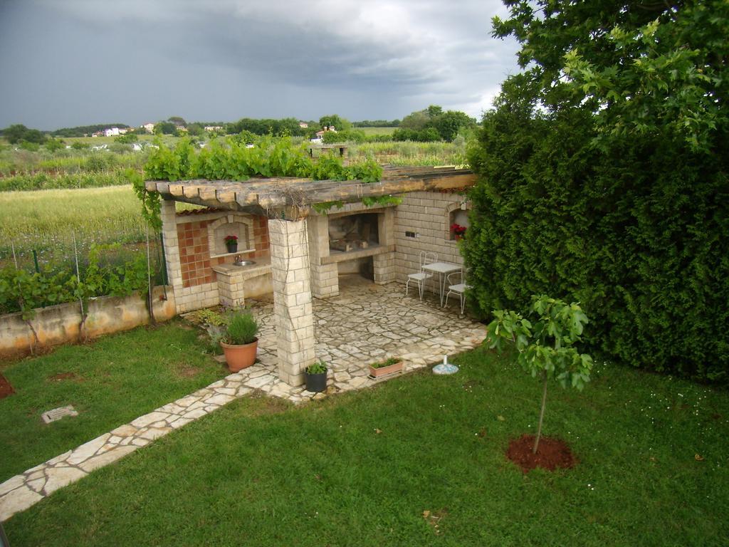 Apartments Sv. Pelegrin Umag Buitenkant foto