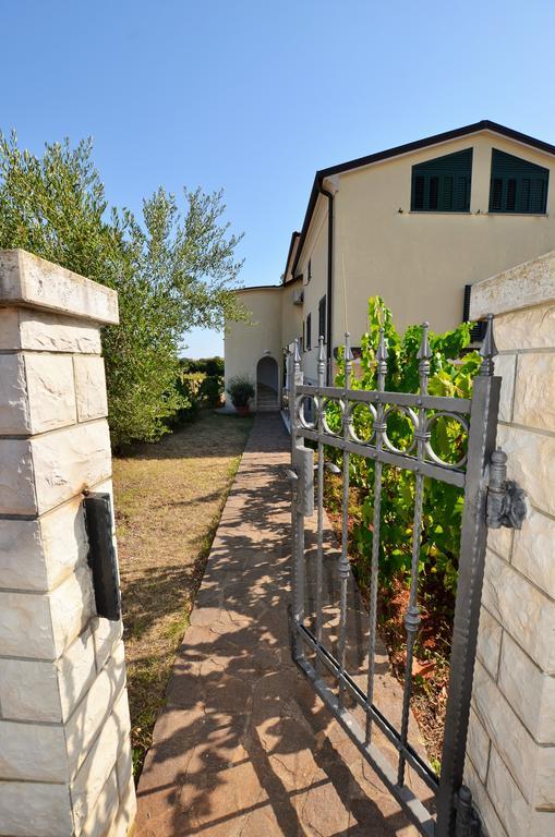 Apartments Sv. Pelegrin Umag Buitenkant foto