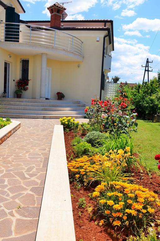 Apartments Sv. Pelegrin Umag Buitenkant foto