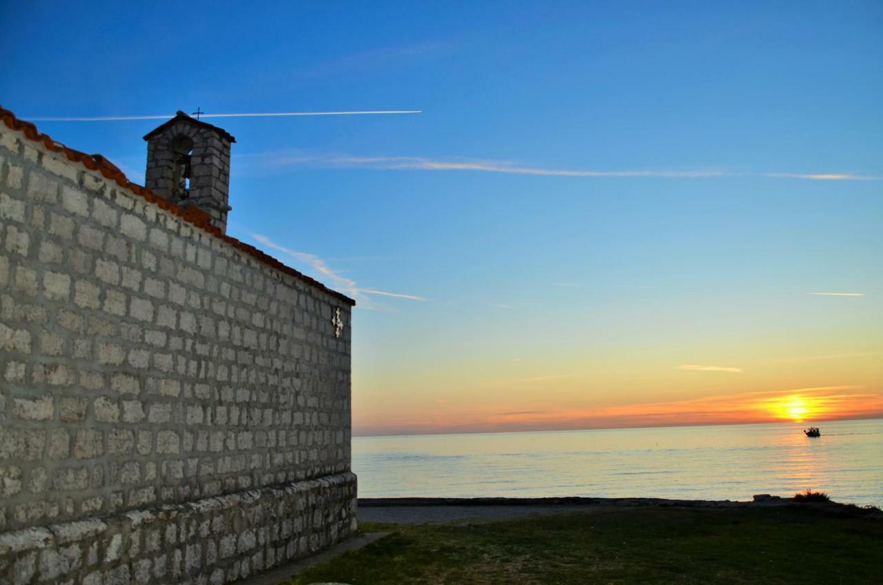Apartments Sv. Pelegrin Umag Buitenkant foto
